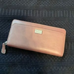 Beautiful Coach Rose Gold Wallet